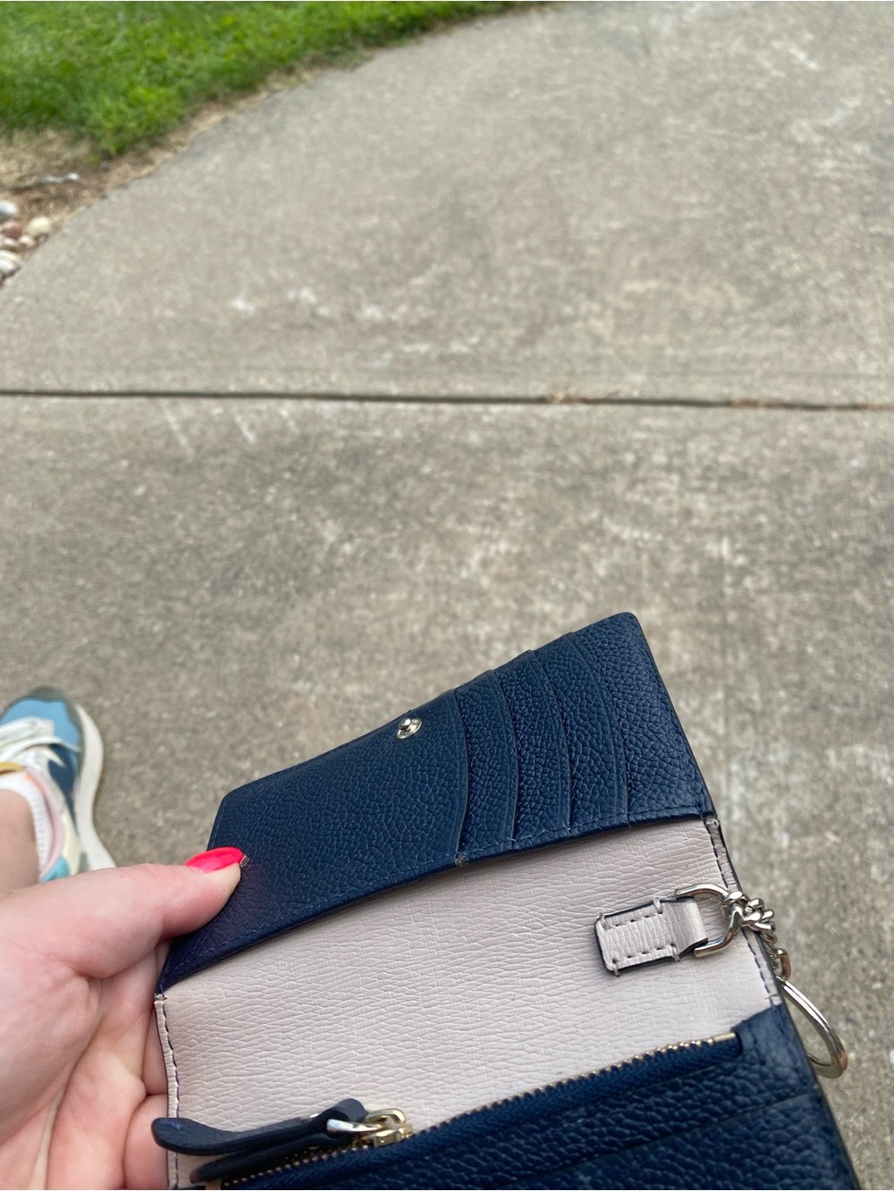 🌈 kate spade Two-Tone Light Blue and Navy Leather Card Case with Key Ring - Picture 6 of 8
